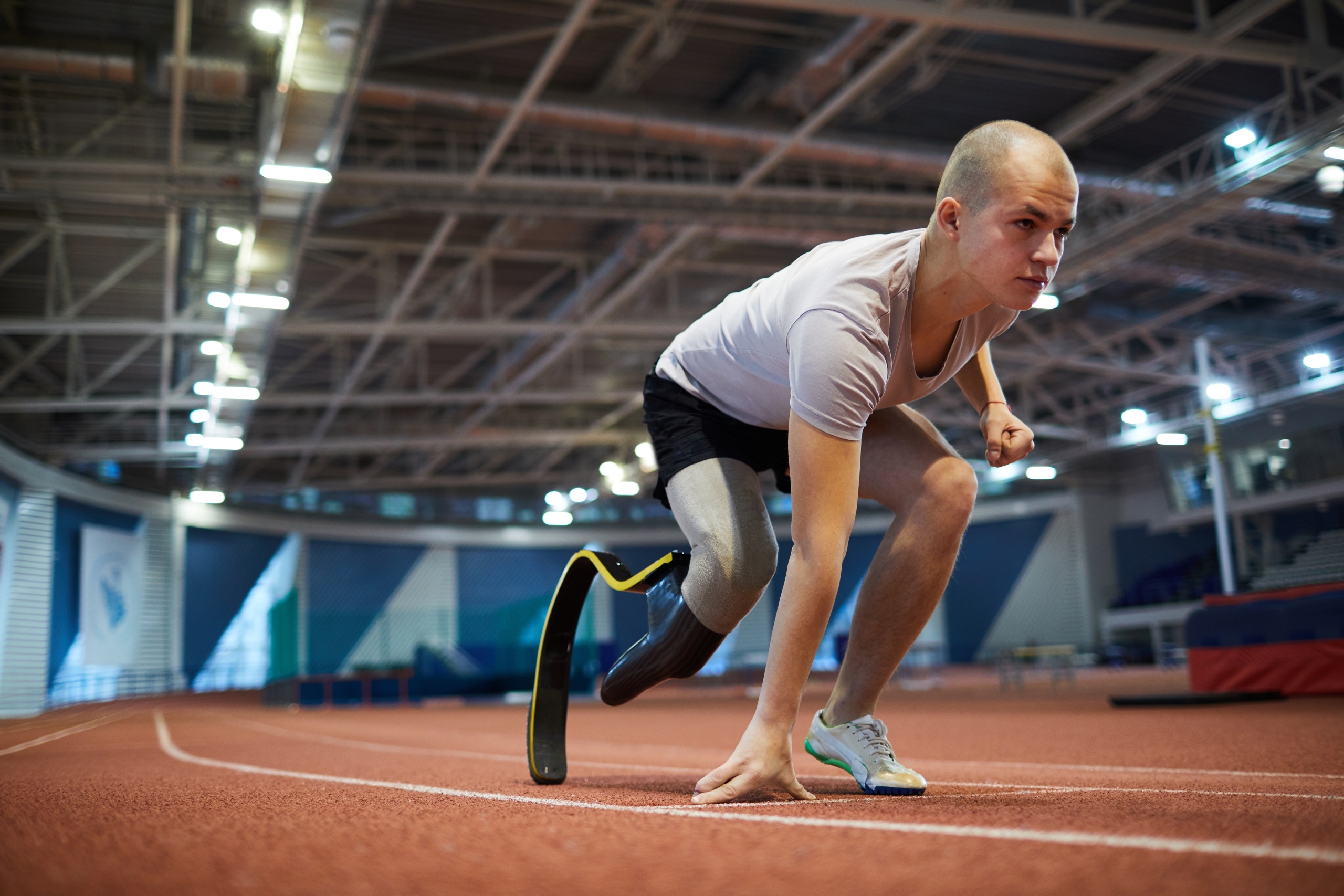 atleet g-sporter in startpositie