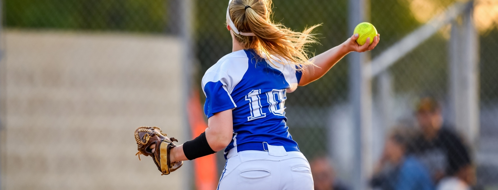 softbalster vanop de rug