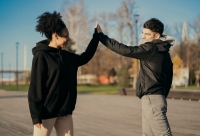 urban sporters doen een high five